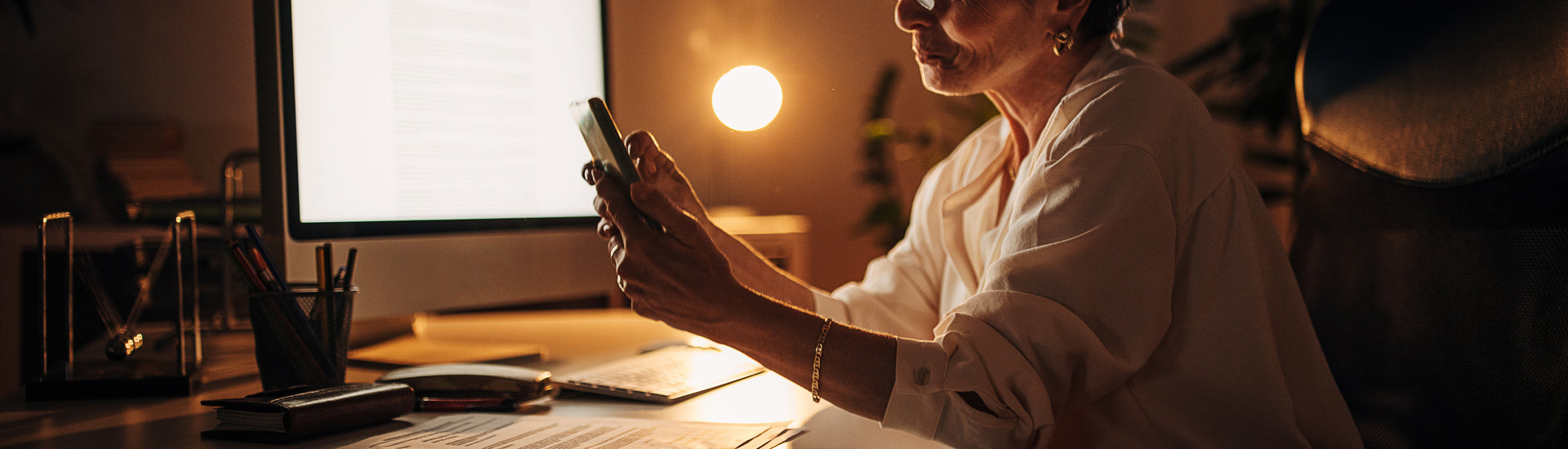 Night-time screen light linked to weight gain